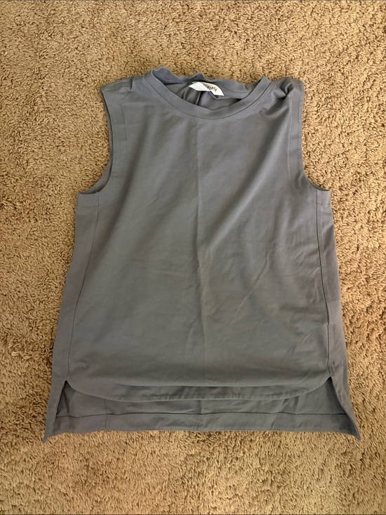 Athleta Tops - Athleta Sleeveless Muscle Tee - Gray